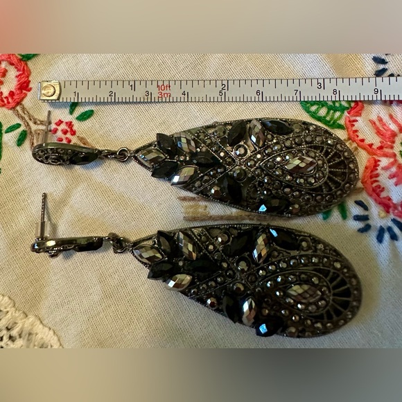 Black and Silver Drop Earrings for special occasions - Picture 4 of 4